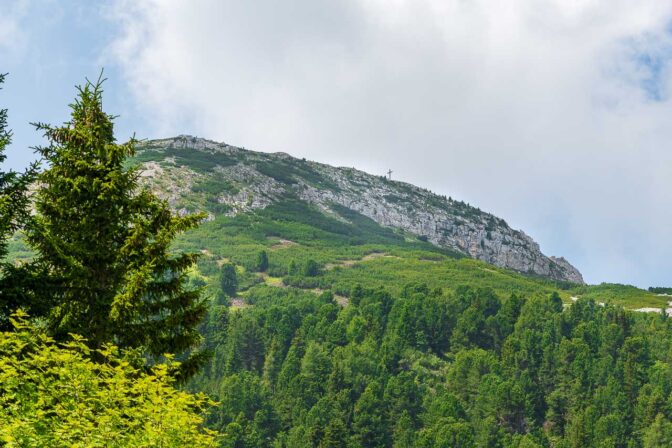 Blick auf den Gipfel des Weißhorns. Für uns Traminer ein ungewohnter Anblick, das Weißhorn so "hügelig" zu sehen. Auf der gegenüberliegenden Seite bricht es nämlich brachial in die Bletterbachschlucht ab.