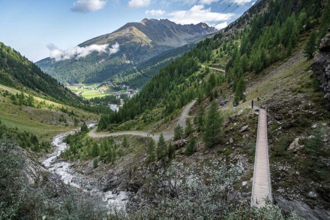 Blick hinunter ins Suldental