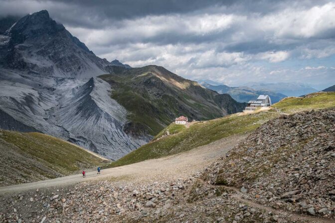 Ortler mit Schaubachhütte und Bergstation Seilbahn Sulden