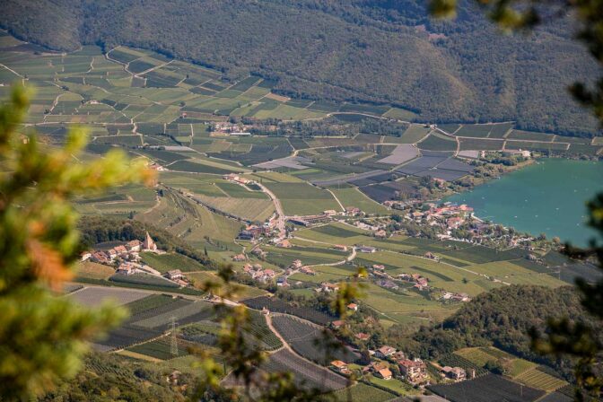 Wow was für ein Anblick: Altenburg, St. Josef am See und der Kalterer See.