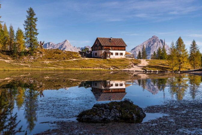 Rifugio Croda da Lago / Gianni Palmieri am Lago di Federa