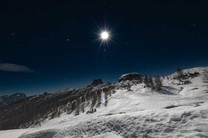 Durch die Langzeitbelichtung scheint der Mond wie die Sonne!