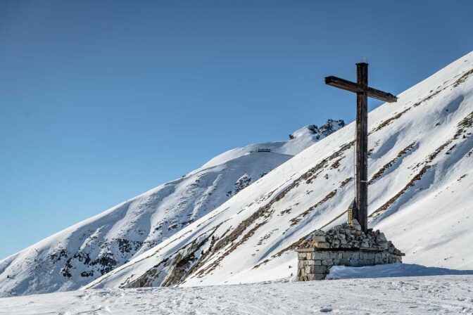 Am Kreuz des Missensteiner Jochs