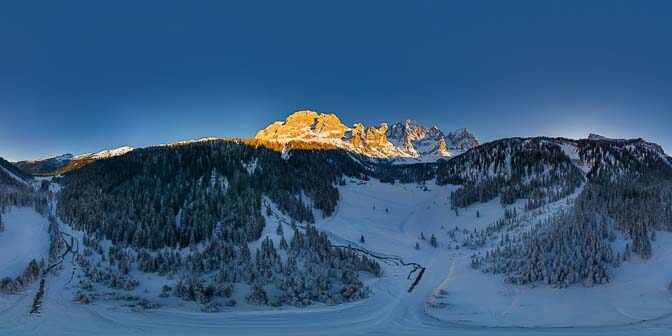 Unter dem Pale di San Martino im Val Venegia zwischen den Almen Malga Venegia und Malga Venegiota