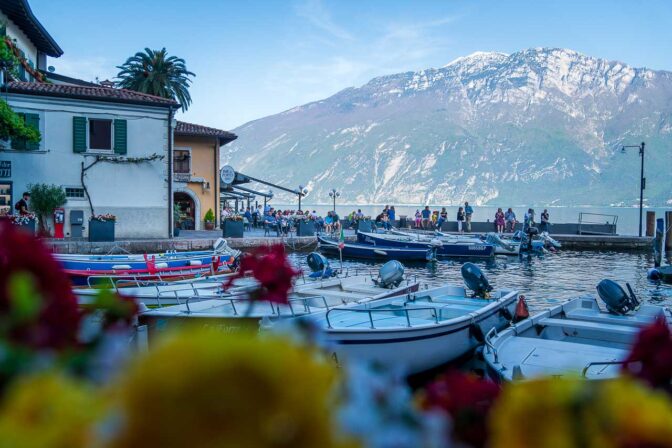 Der Porto Vecchio in Limone am Gardasee