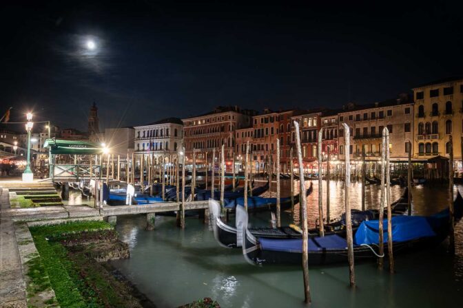 Am Canal Grande bei Nacht